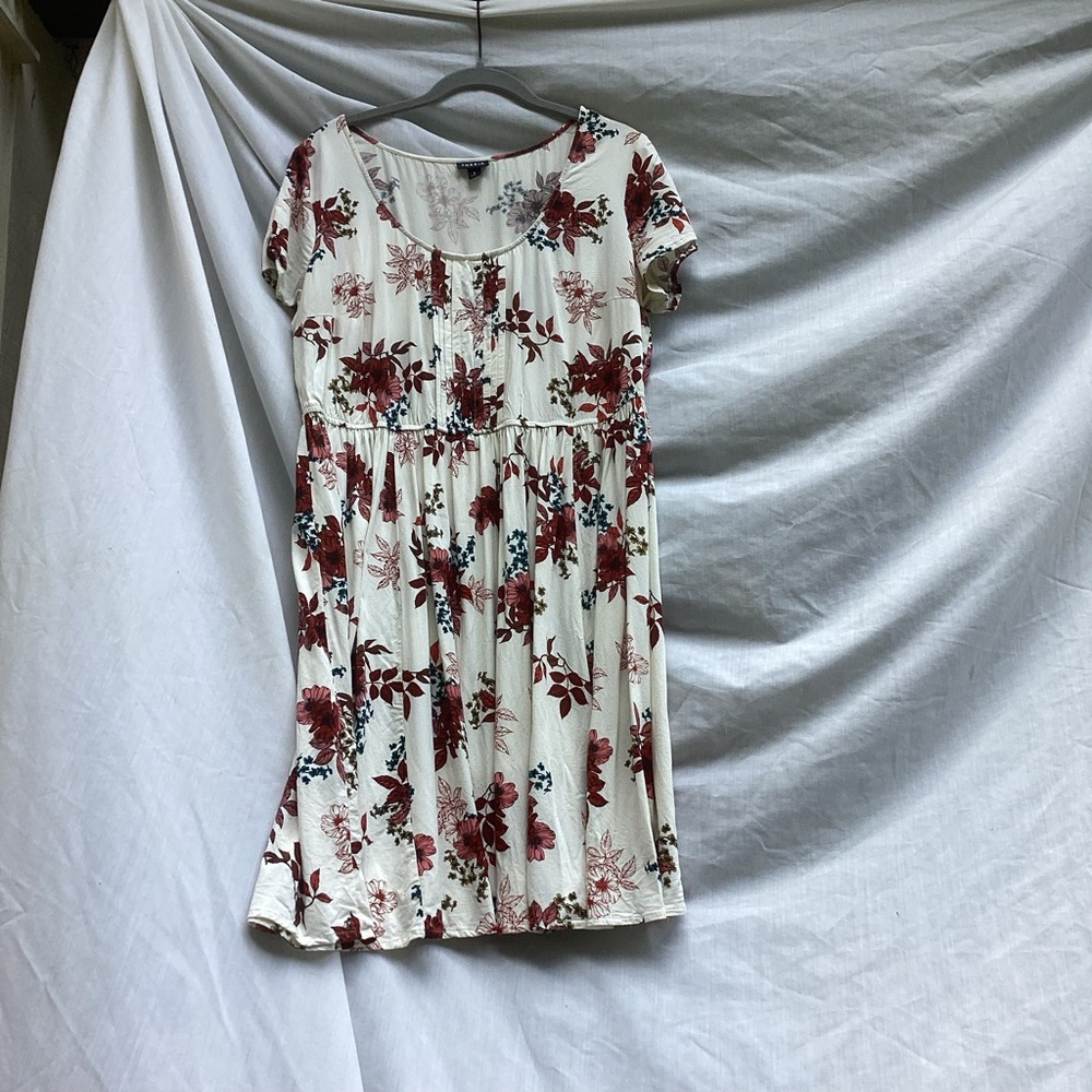 Torrid Cream and Red Floral business casual Dress, size 1X (torrid 1)